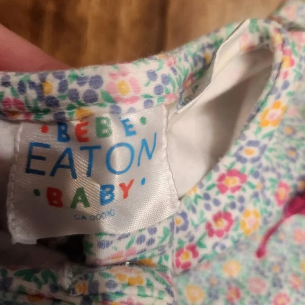 Like new vintage Bebe‎ Eaton Baby Girls Floral Print Button Front Romper 24m 2T